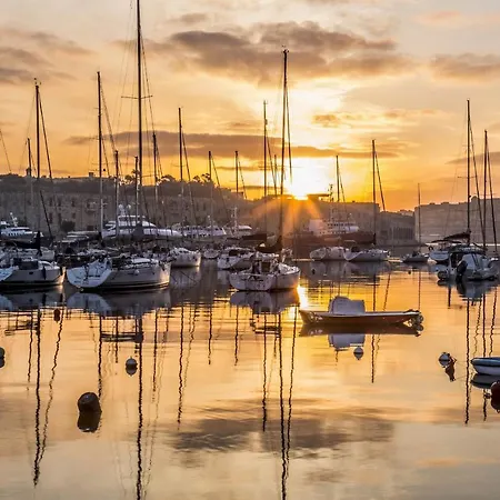 Luxurious With Ocean Views And Pool In Tigne Point * Sliema