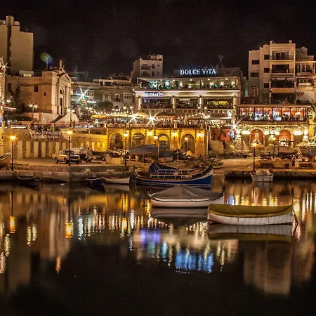 Luxurious With Ocean Views And Pool In Tigne Point Sliema