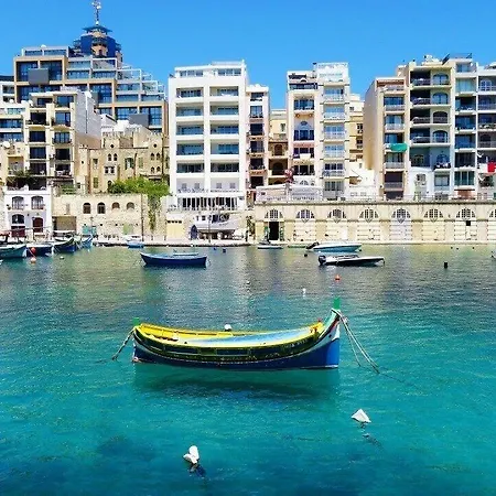 Luxurious With Ocean Views And Pool In Tigne Point Appartamento Sliema
