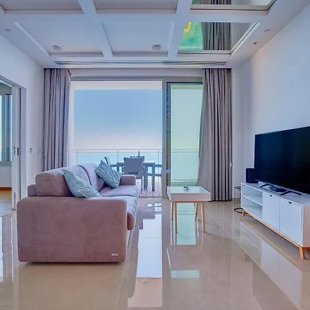 Luxurious With Ocean Views And Pool In Tigne Point * Sliema
