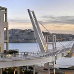 דירה Luxurious With Ocean Views And Pool In Tigne Point