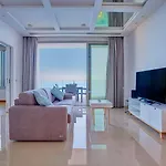 Luxurious With Ocean Views And Pool In Tigne Point * סליאמה