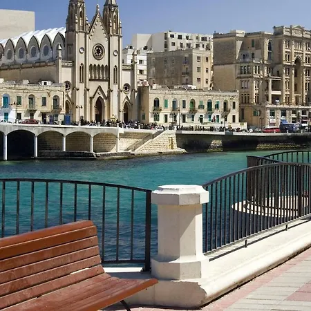 Luxurious With Ocean Views And Pool In Tigne Point * Sliema