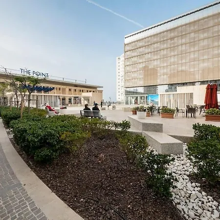 Apartment Luxurious With Ocean Views And Pool In Tigne Point Sliema