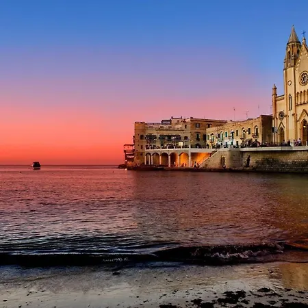 Apartment Luxurious With Ocean Views And Pool In Tigne Point Sliema