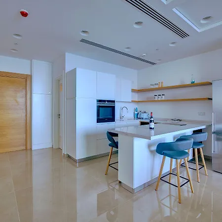 Luxurious With Ocean Views And Pool In Tigne Point