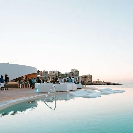 Luxurious With Ocean Views And Pool In Tigne Point