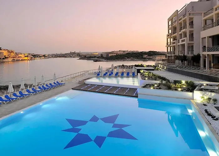 Luxurious With Ocean Views And Pool In Tigne Point Appartamento Sliema
