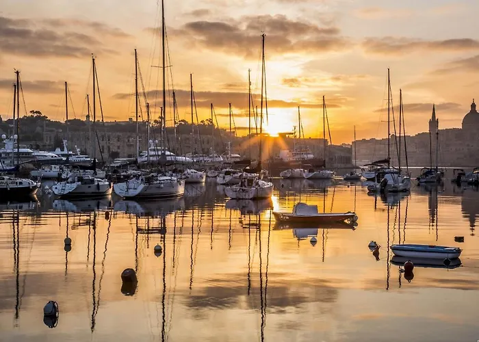 Luxurious With Ocean Views And Pool In Tigne Point * Sliema