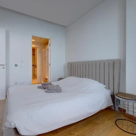 Luxurious With Ocean Views And Pool In Tigne Point